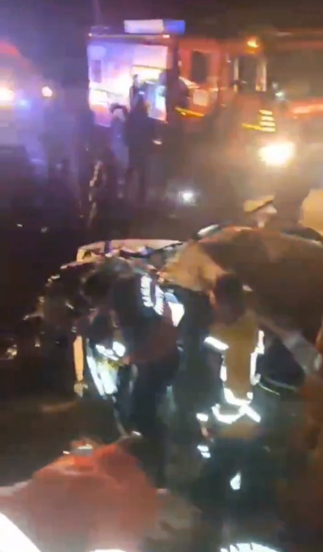 Urfa'da Feci Kaza! Karşı Şeride Geçen Otomobil Dehşet Saçtı