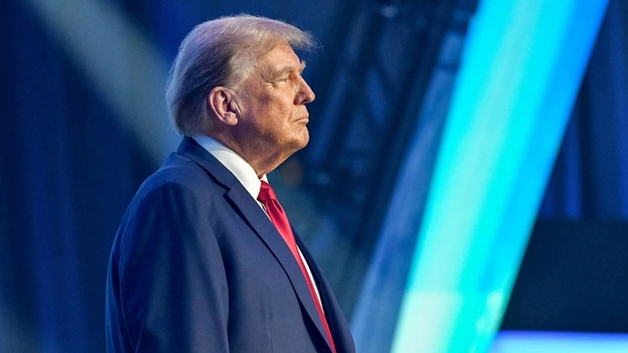 Trump: Cinsiyet Değiştirme Ameliyatlarını Yasakladı!